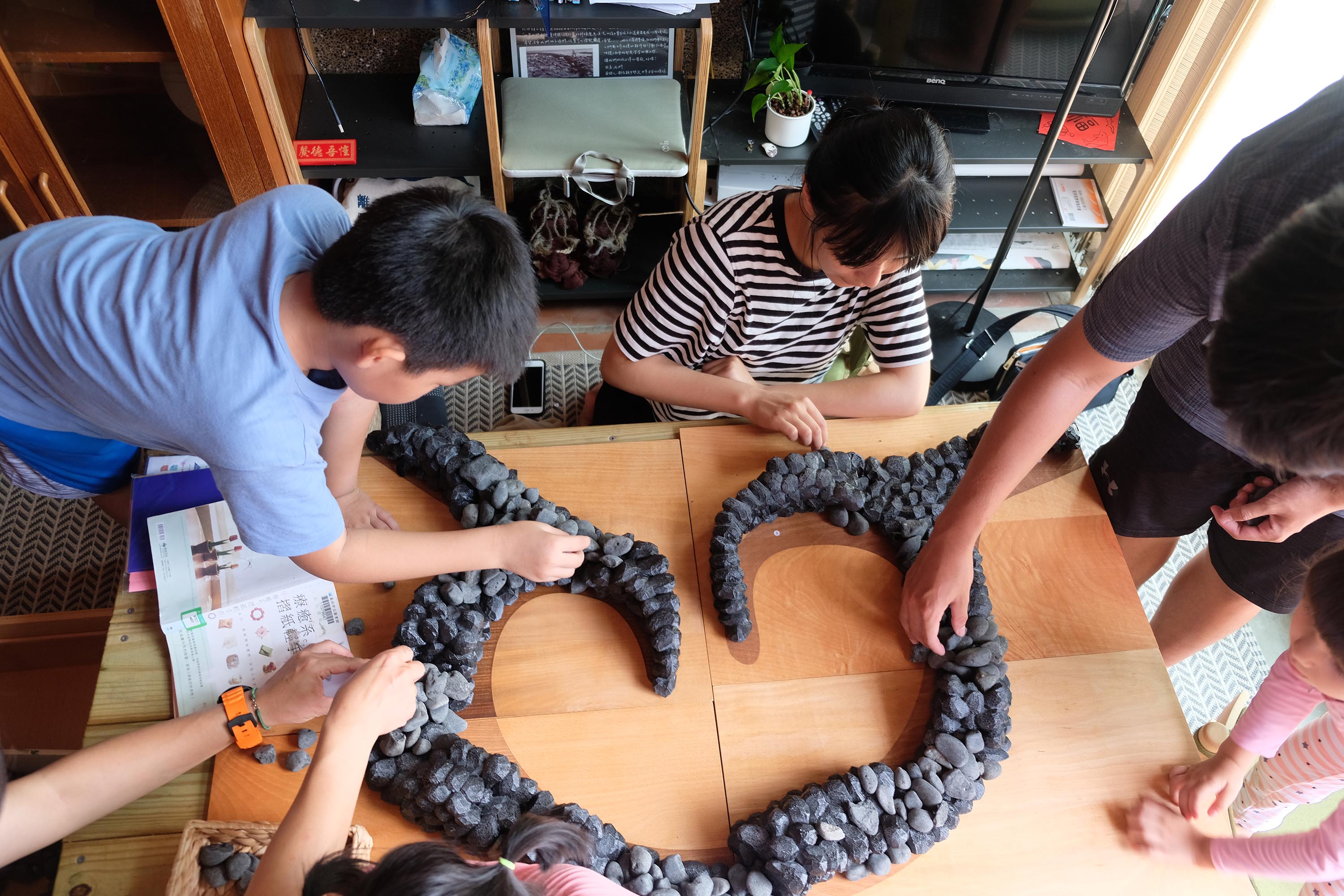 前導課程，透過石滬模型，快速認識石滬疊砌的工法與海洋之間互動的原理！