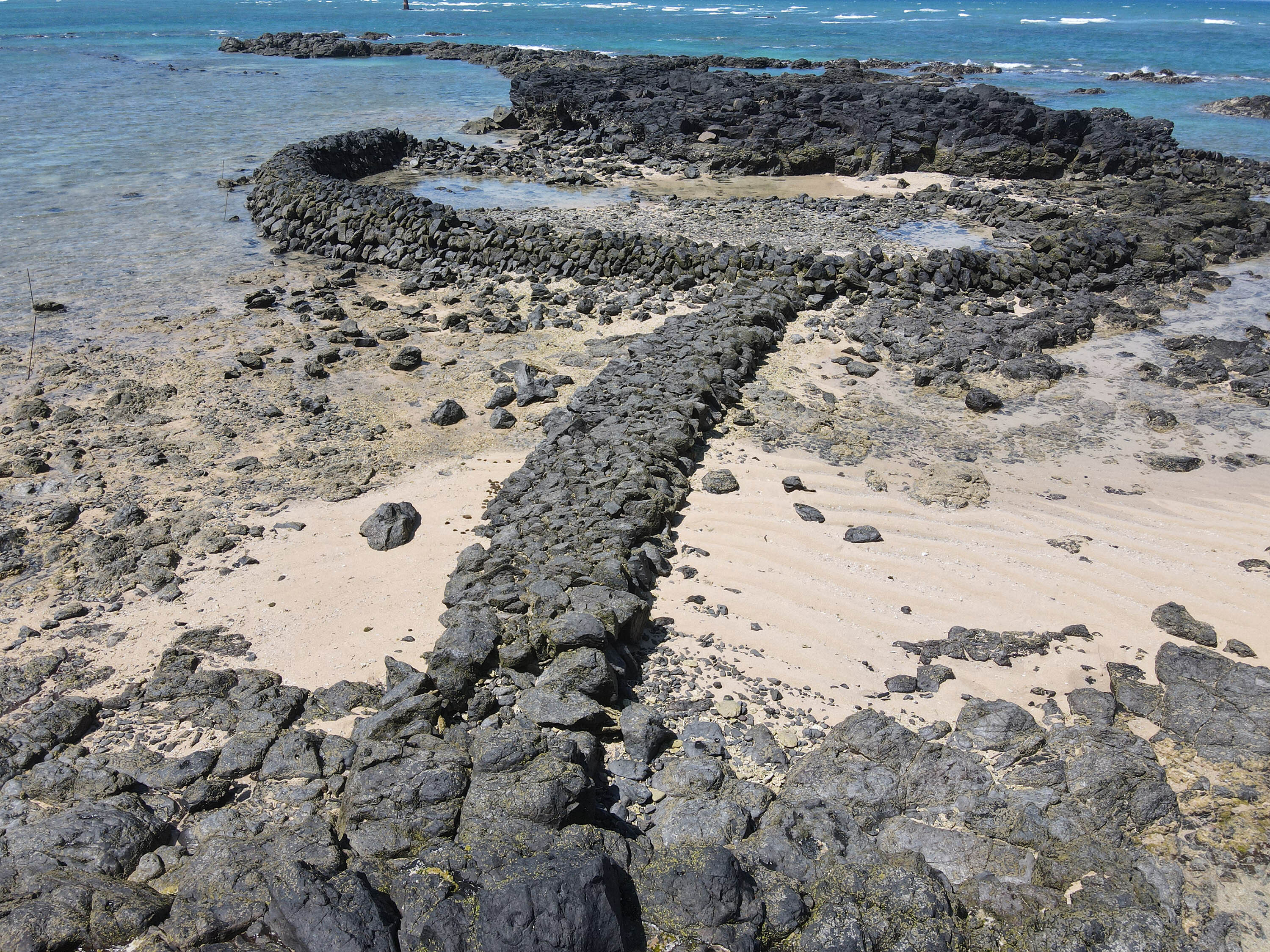 吉貝村低老古滬仔的腳路