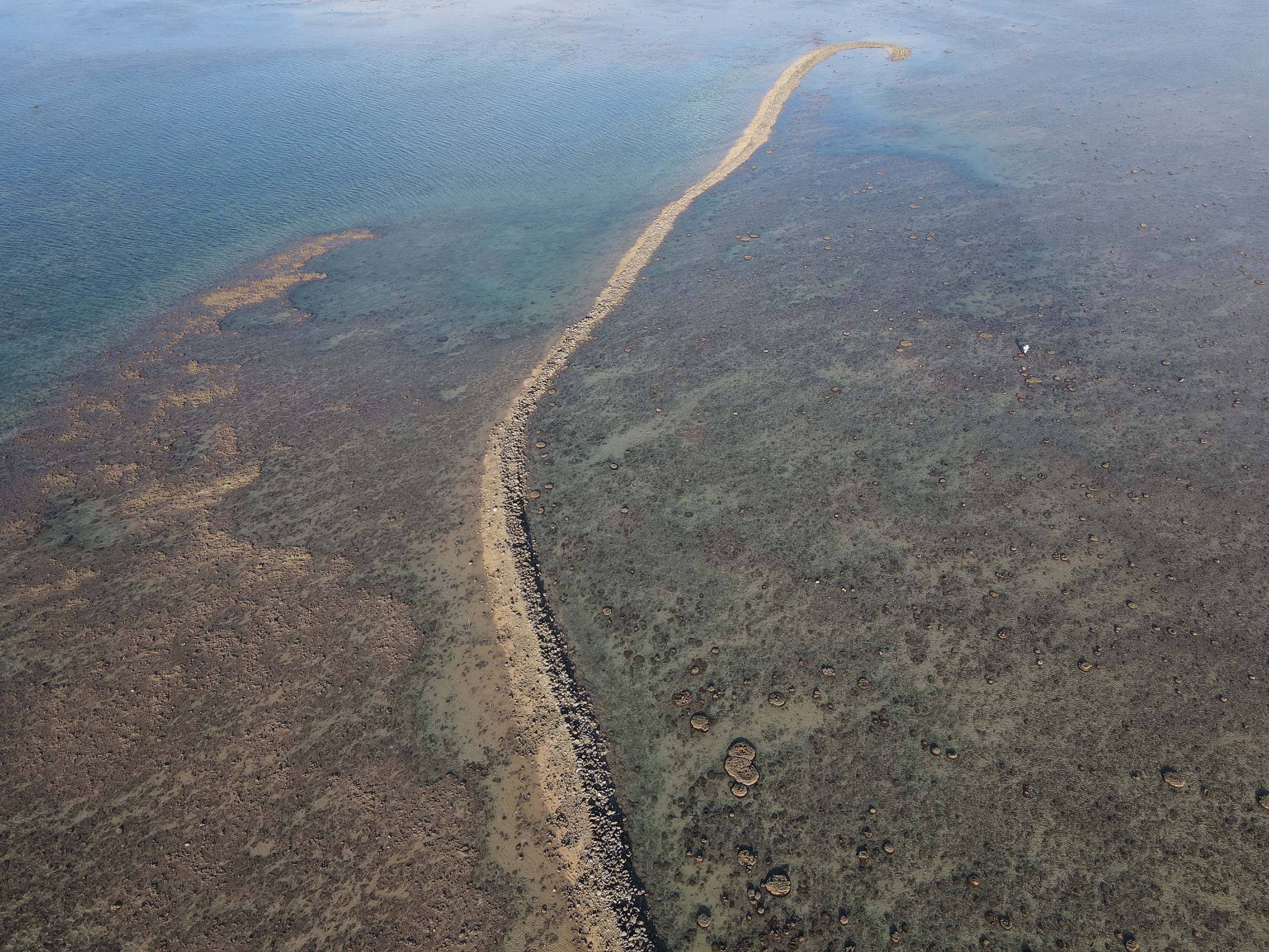 赤崁村倒掛仔滬的右伸腳