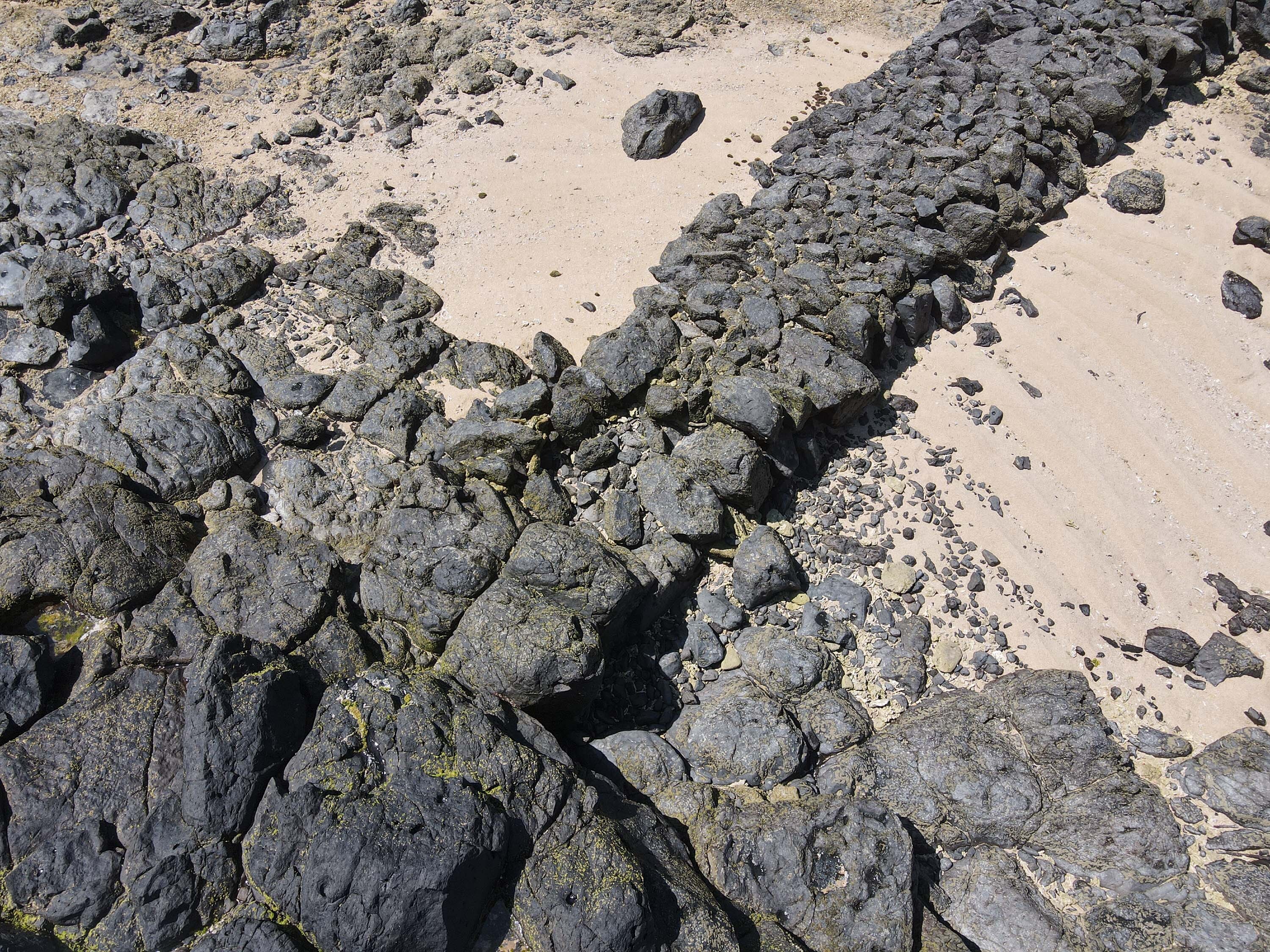 吉貝村低老古滬仔腳路的陸連