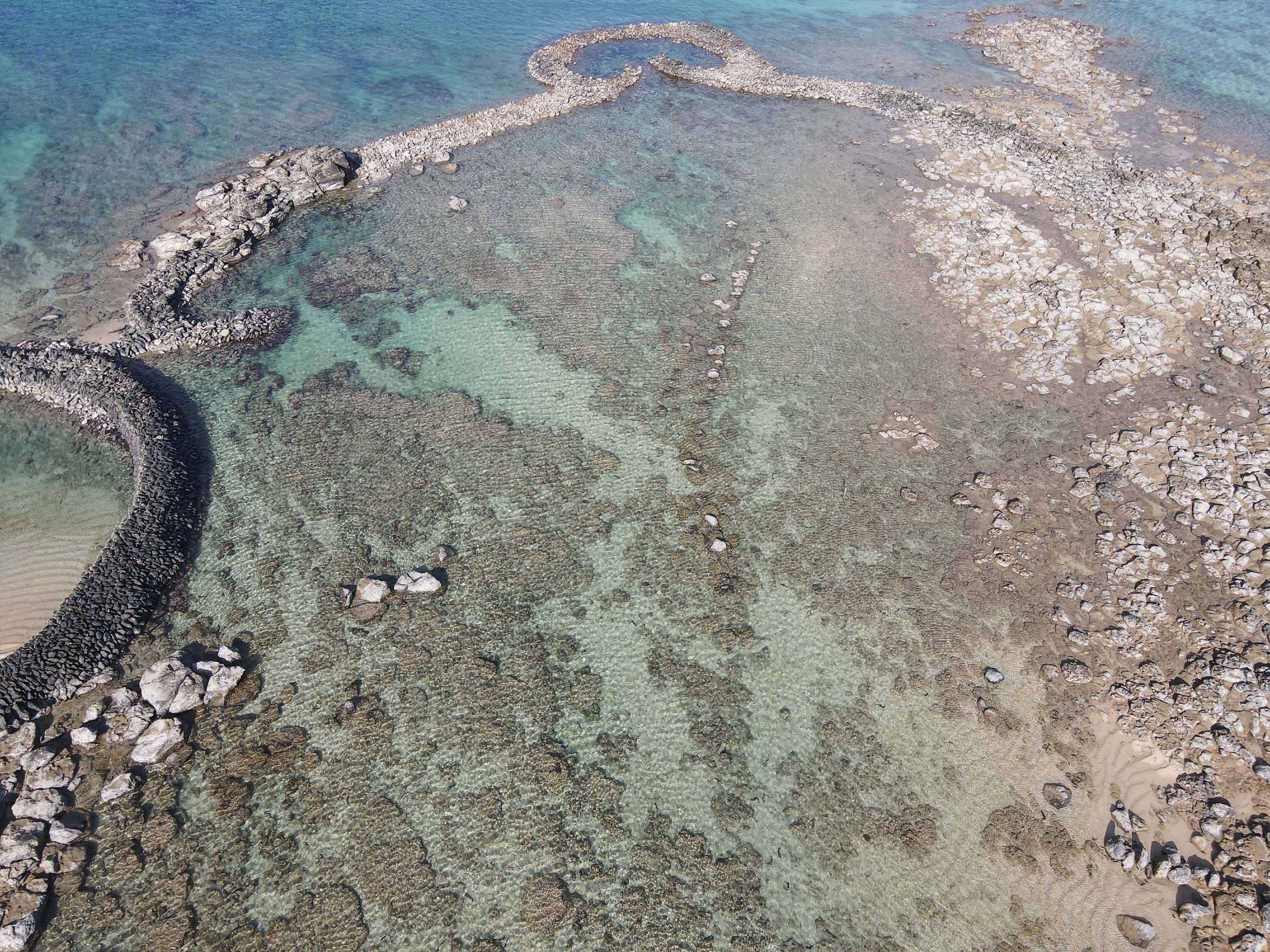 吉貝村磽腰仔滬內有疑似腳路構造的殘跡